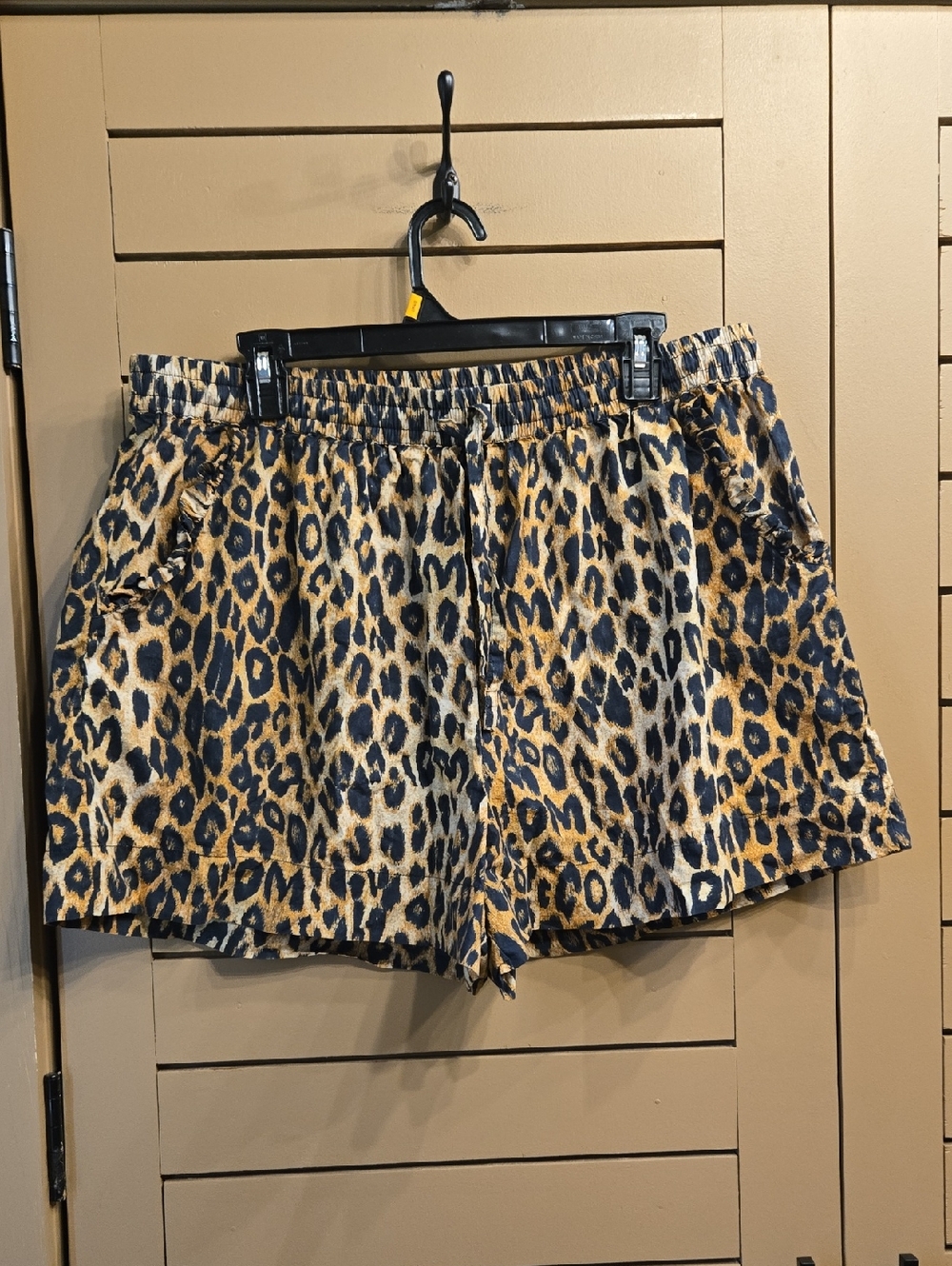 Damson Madder Leopard Shorts EU Size 18/ US Size 14 - Picture 5 of 10